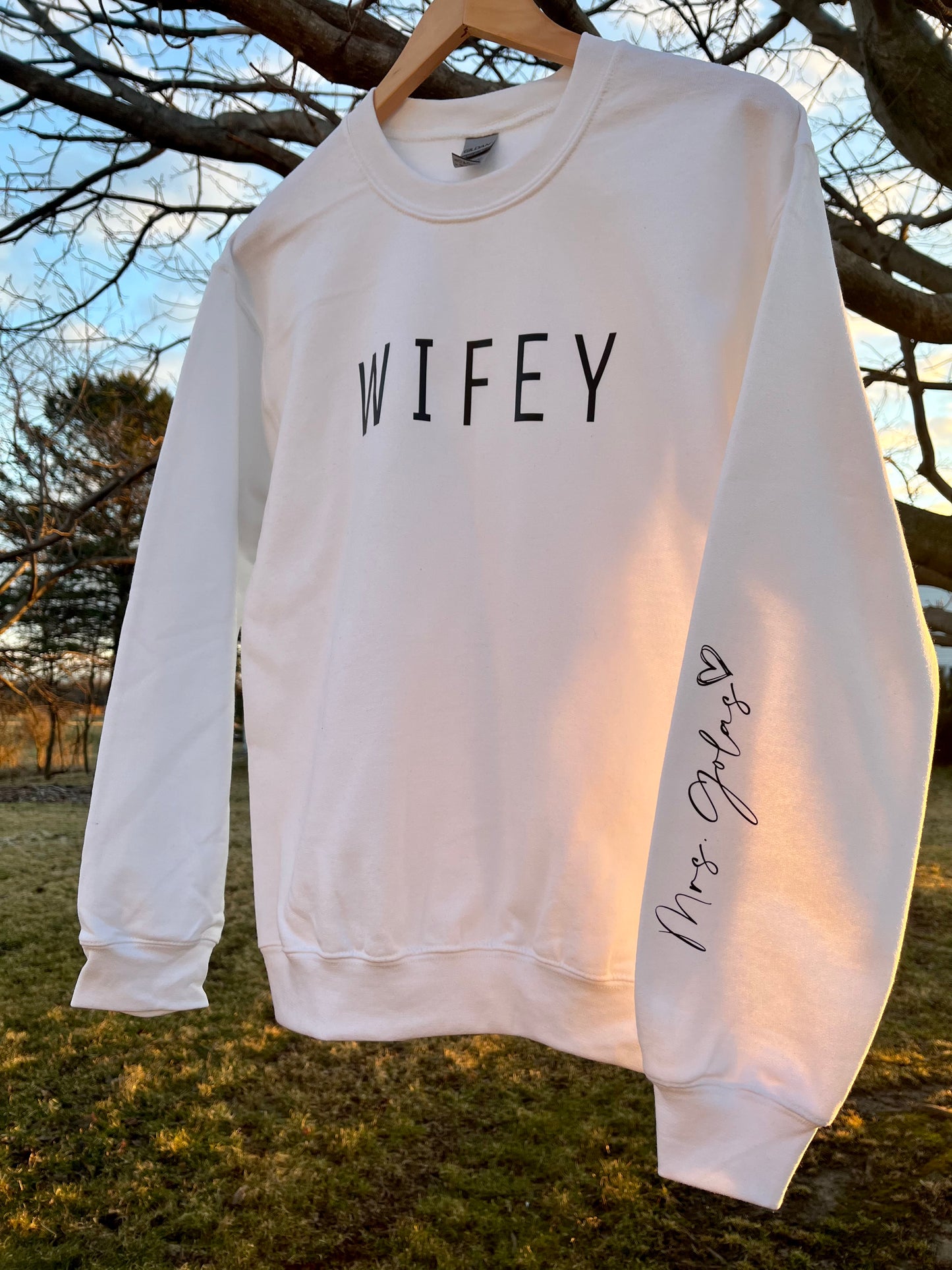 wifey - crewneck