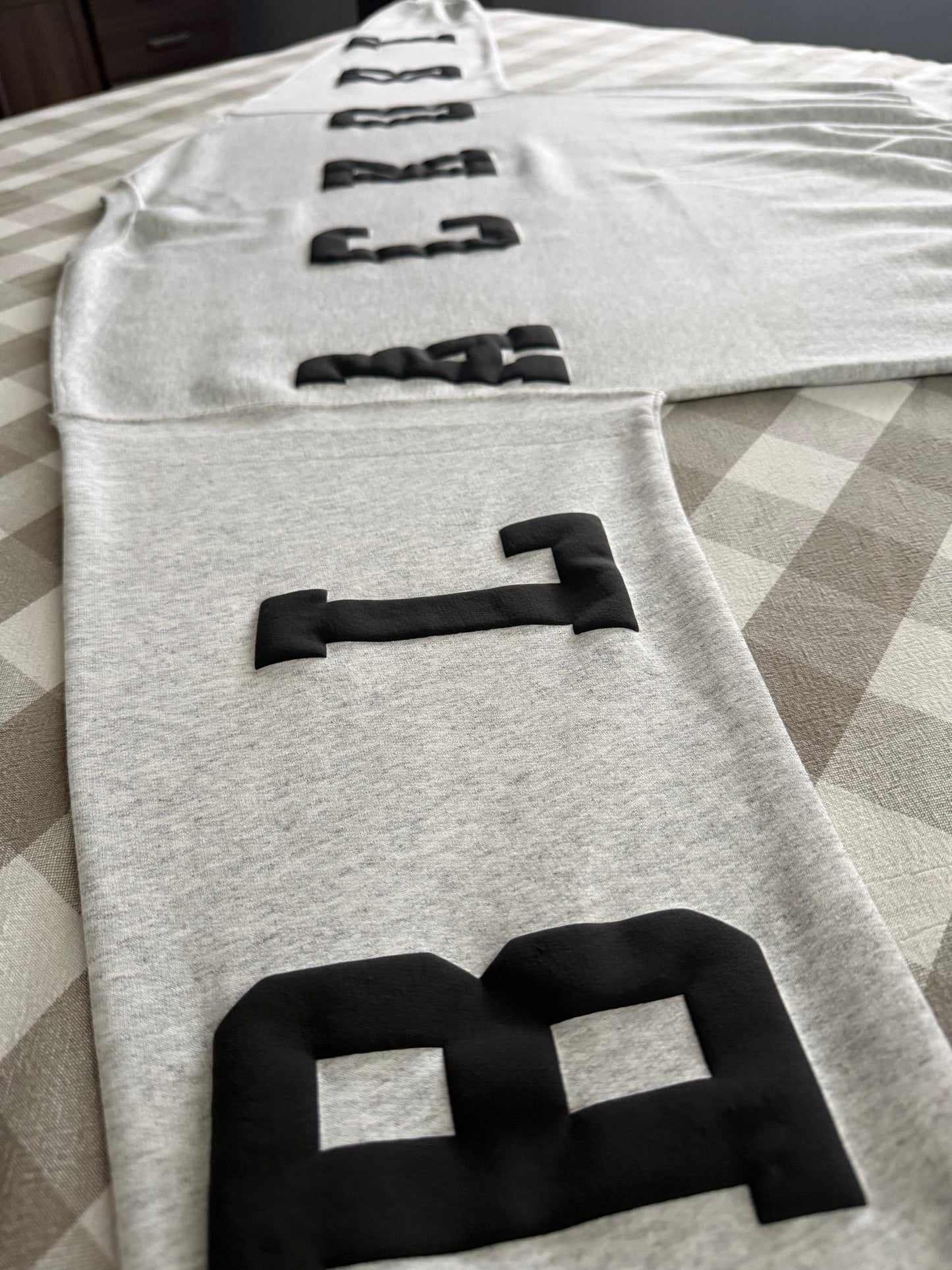 BIG BACK CREWNECK - BLACKOUT SOFTBALL
