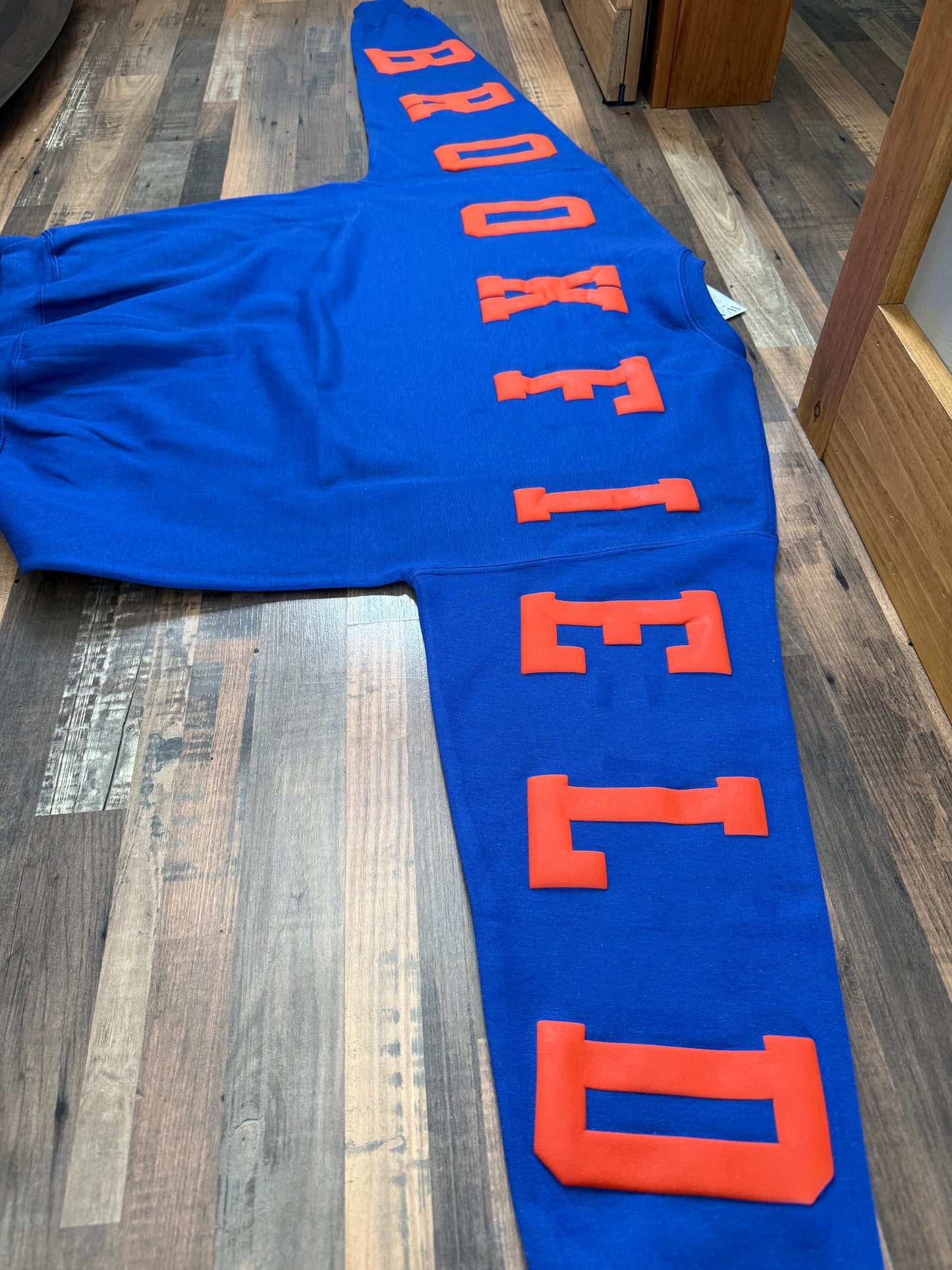 BIG BACK CREWNECK - BROOKFIELD BEAVERS