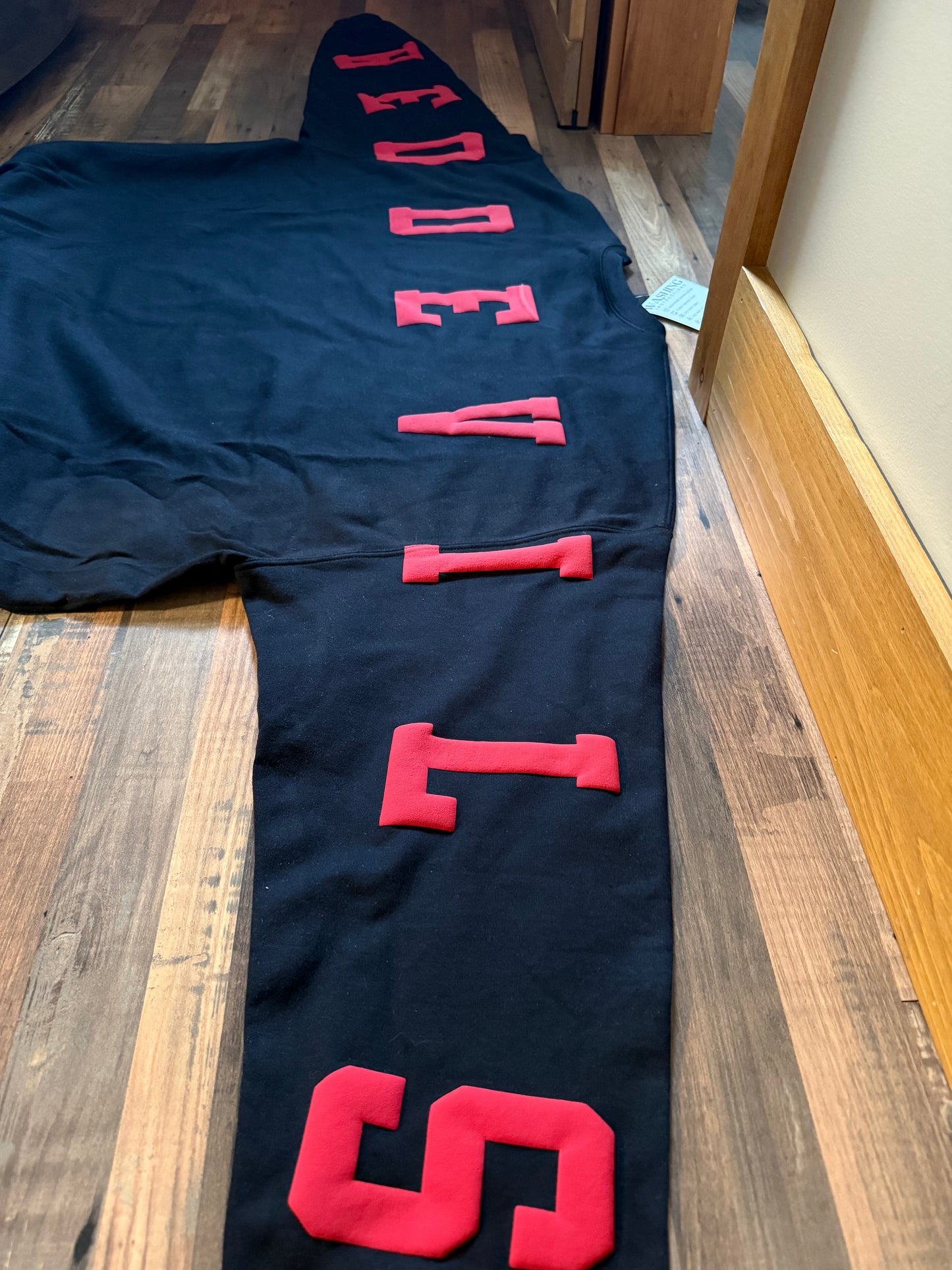 BIG BACK CREWNECK - VVS RED DEVILS